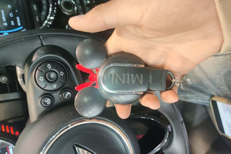 MINI 2016款 1.2T ONE 先锋派 五门版中控内饰7001