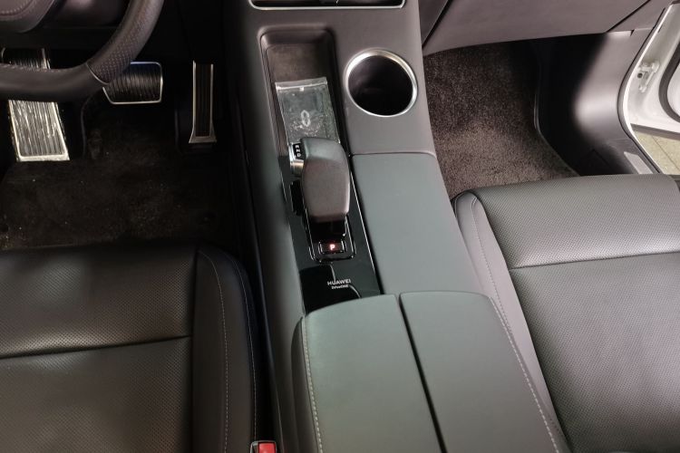 鸿蒙智行 问界M5 2022款 增程后驱标准版中控内饰18