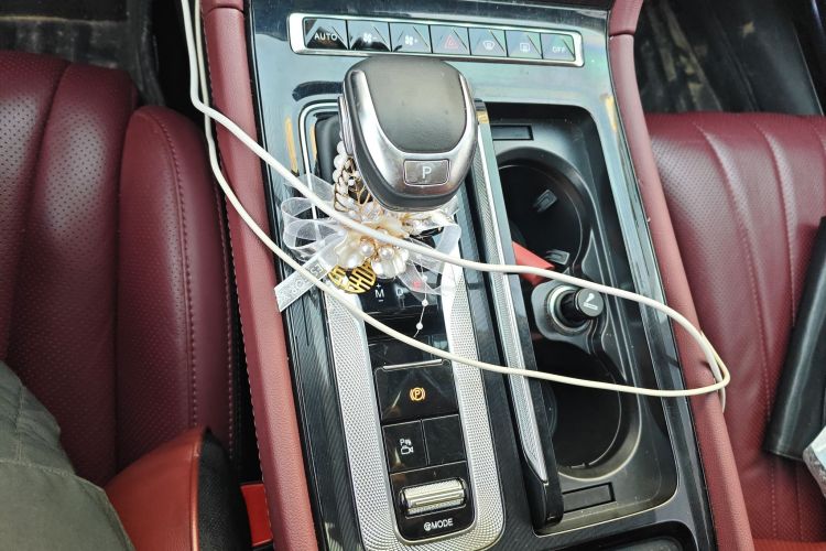 红旗H5 2023款 2.0T 自动智联旗畅版局部细节18