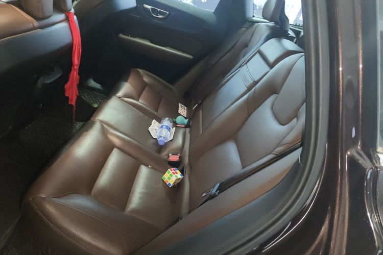 沃尔沃XC60 2019款 T5 四驱智逸版 国VI中控内饰7004