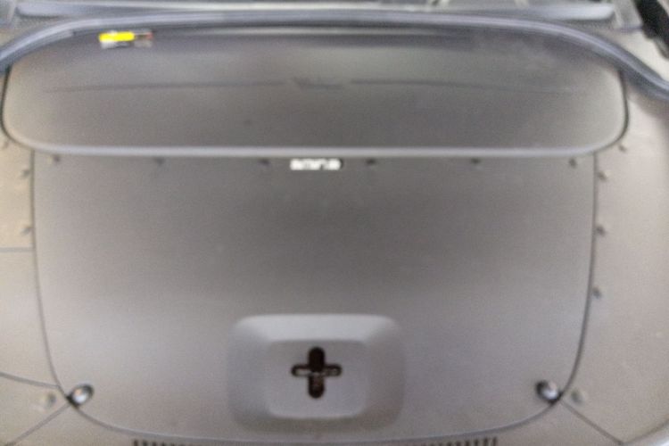 理想汽车 理想ONE 2021款 增程6座版机舱底盘24