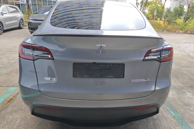 特斯拉 Model Y 2024款 Performance高性能版车身外观6