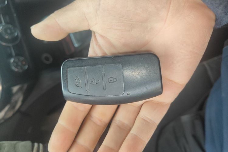 江铃 驭胜S350 2016款 2.0T 自动四驱汽油豪华版5座中控内饰11