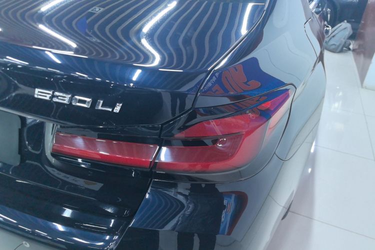 宝马5系 2022款 改款二 525Li M运动套装车身外观9