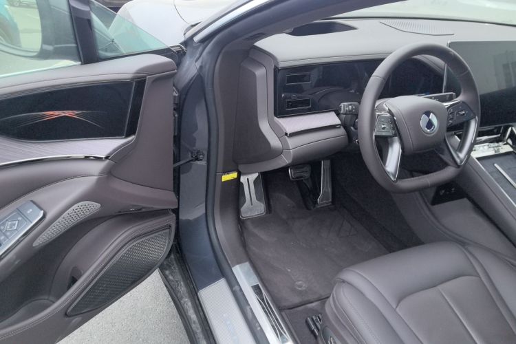 腾势Z9 2024款 1100km 四驱Max版中控内饰20