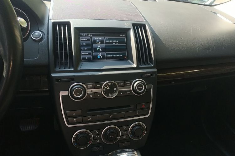 路虎 神行者2 2014款 2.0T Si4 SE汽油版局部细节16