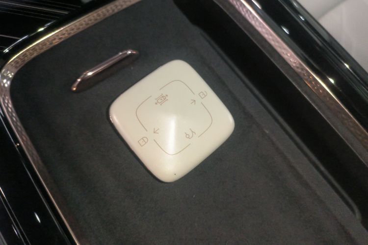 极氪MIX 2025款 长续航智驾版中控内饰7001