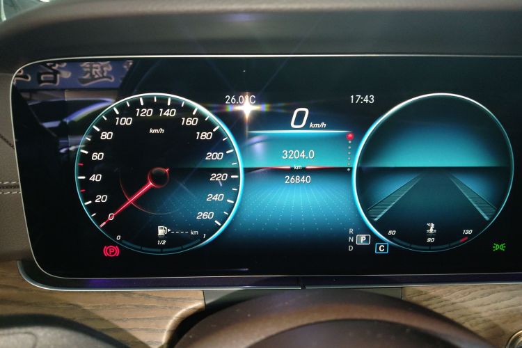 奔驰E级 2023款 改款 E 300 L 豪华型中控内饰14