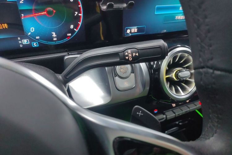 奔驰GLB 2023款 GLB 220 时尚型局部细节18