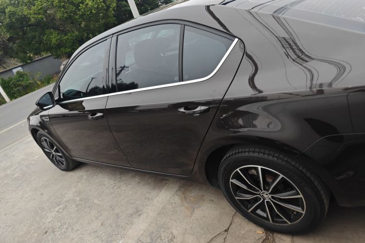 斯柯达 明锐 2017款 1.6L 自动智行版车身外观4