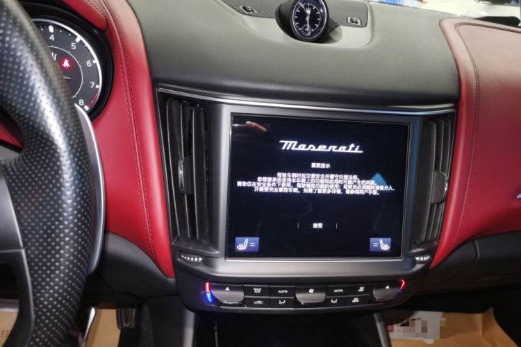 玛莎拉蒂 Levante 2022款 3.0T Modena中控内饰16