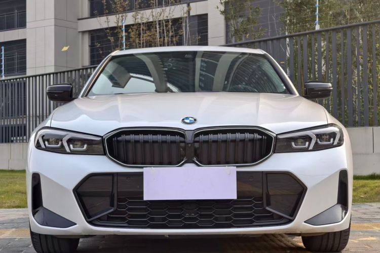 宝马3系 2024款 325Li M运动曜夜套装车身外观2