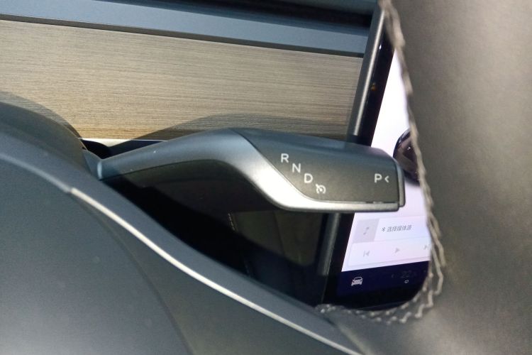 特斯拉 Model Y 2021款 标准续航后驱版局部细节18