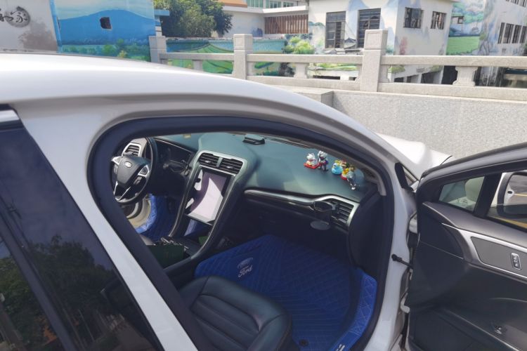 福特 蒙迪欧 2017款 改款 EcoBoost 180 时尚型局部细节9005