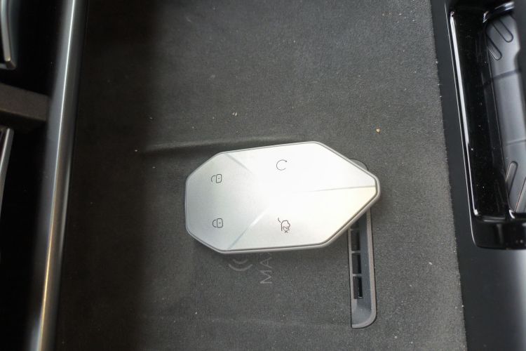 方程豹 钛3 2025款 501KM 后驱智驾Max版中控内饰7001