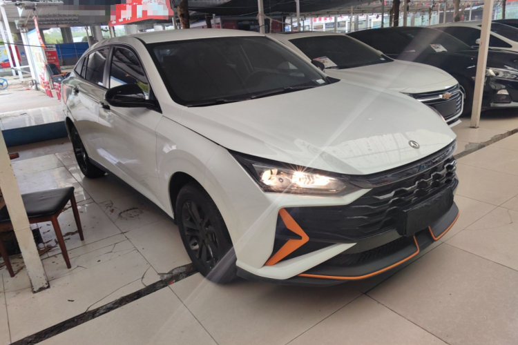 东风风神 奕炫 2024款 1.5L 自动劲速版车身外观3