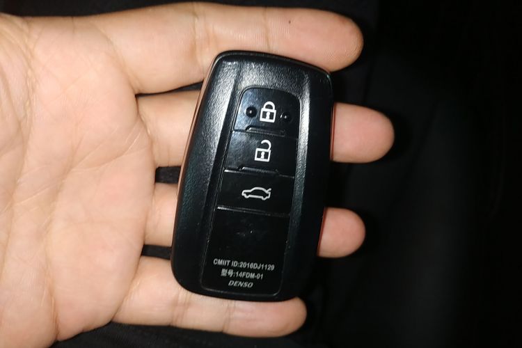 丰田 凯美瑞 2018款 2.5S 锋尚版中控内饰7001