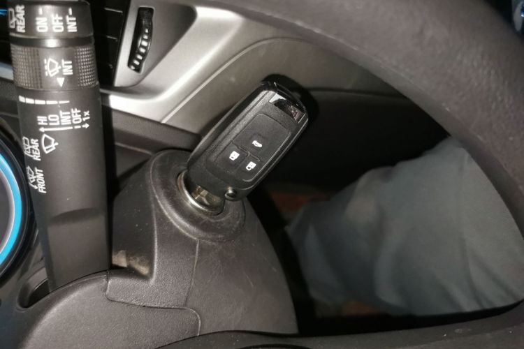 别克 英朗 2014款 XT 1.6L 自动时尚版中控内饰11