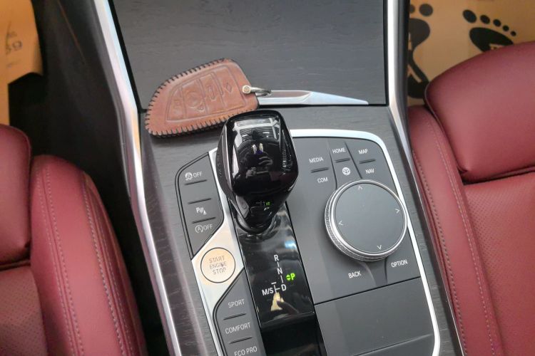 宝马3系 2022款 改款 325i M运动套装中控内饰18