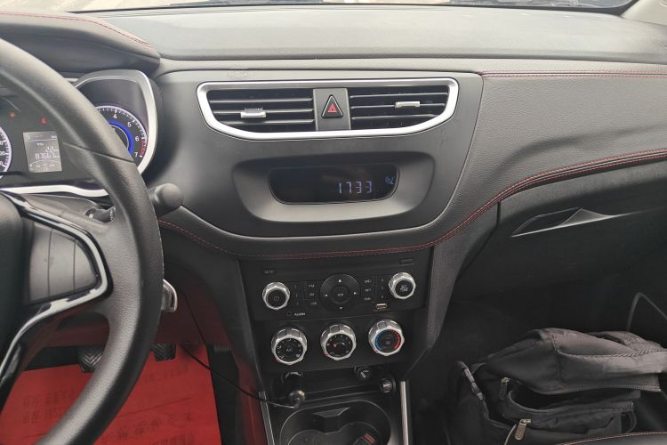 中华V3 2016款 1.5L 手动舒适型局部细节16