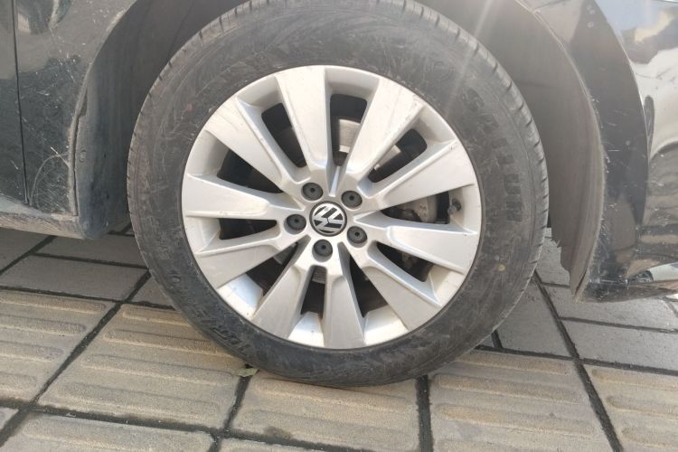 大众 朗逸 2013款 改款经典 1.6L 手动舒适版车身外观10