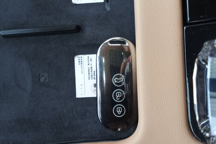 鸿蒙智行 问界M7 2022款 1.5T 四驱旗舰版中控内饰11