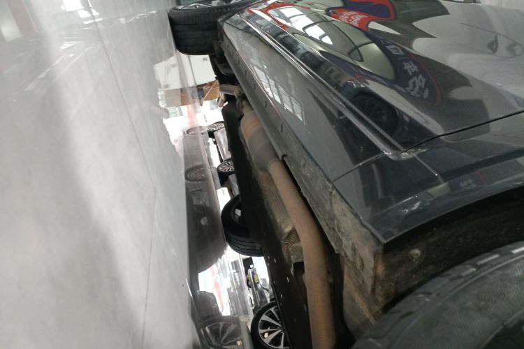 理想汽车 理想ONE 2021款 增程6座版机舱底盘29