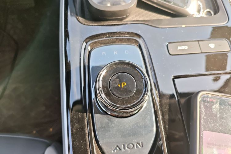 埃安 AION S Plus 2023款 70 乐享版 三元锂局部细节18