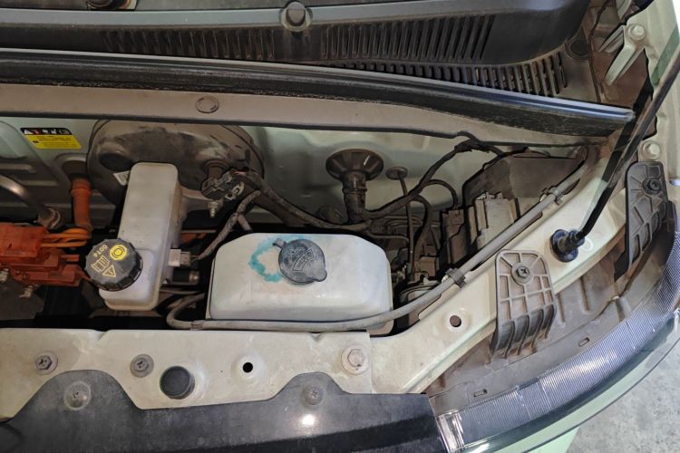 五菱汽车 宏光MINIEV 2022款 马卡龙臻享款 三元锂机舱底盘26