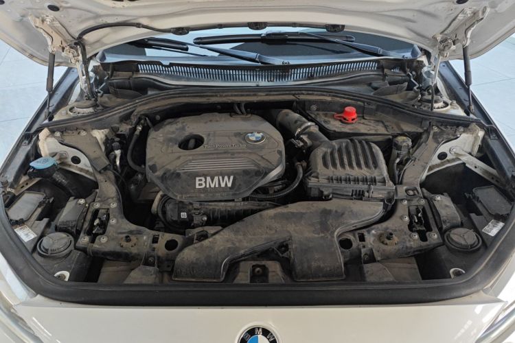 宝马1系 2017款 118i 时尚型机舱底盘24