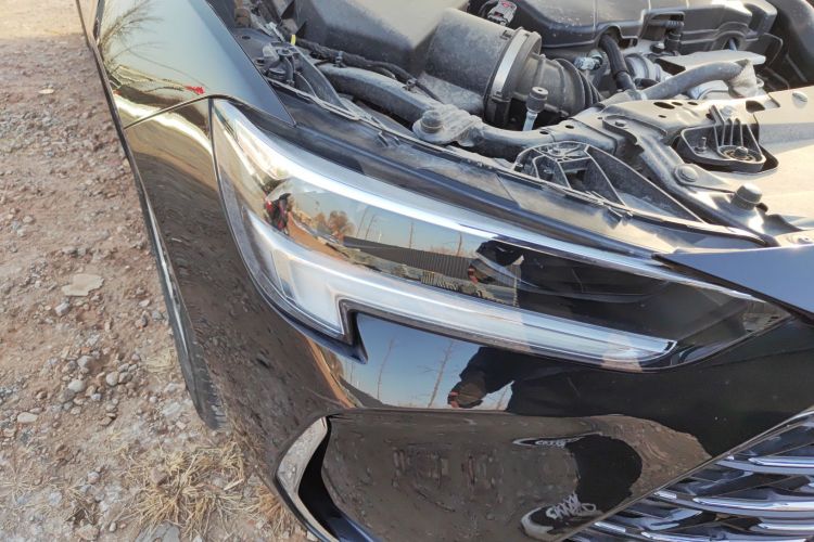 别克 君威 2024款 25T 超享版车身外观8