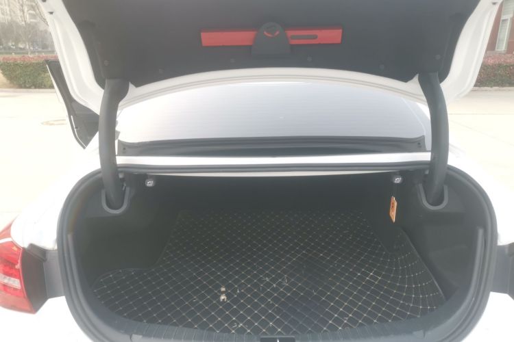 红旗H5 2019款 30TD 灵动版中控内饰23