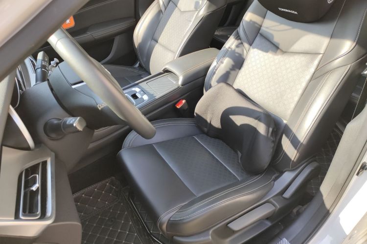 长安 逸动 2018款 高能版 1.6L GDI 手动先锋型 国V中控内饰19