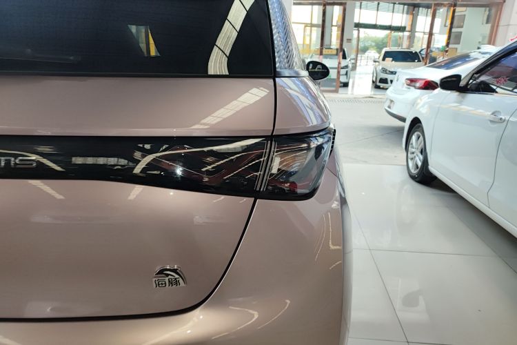 比亚迪 海豚 2023款 420km 时尚版车身外观9