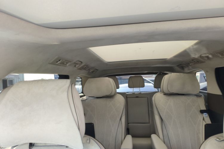 腾势D9 2022款 DM-i 970 四驱旗舰型局部细节22