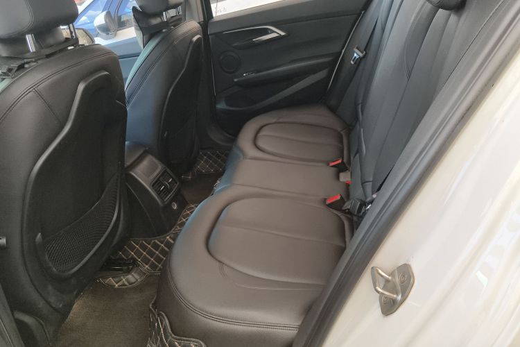 宝马1系 2017款 118i 设计套装型中控内饰7004