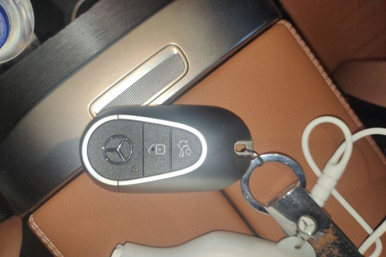 奔驰GLC 2023款 GLC 260 L 4MATIC 豪华型 5座中控内饰7001