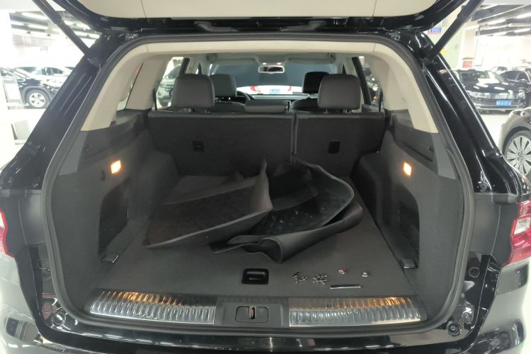 红旗HS7 2019款 3.0T 自动四驱旗悦版机舱底盘23