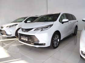 丰田 赛那SIENNA 2024款 2.5L混动 臻享尊贵版