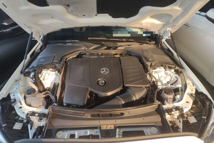 奔驰C级 2022款 C 260 L 运动版机舱底盘24