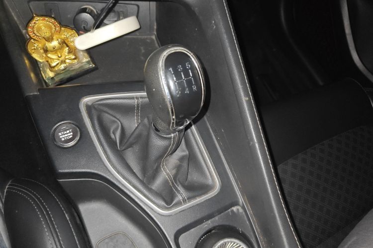 长安 逸动 2020款 PLUS 1.6L GDI 手动豪华型中控内饰18