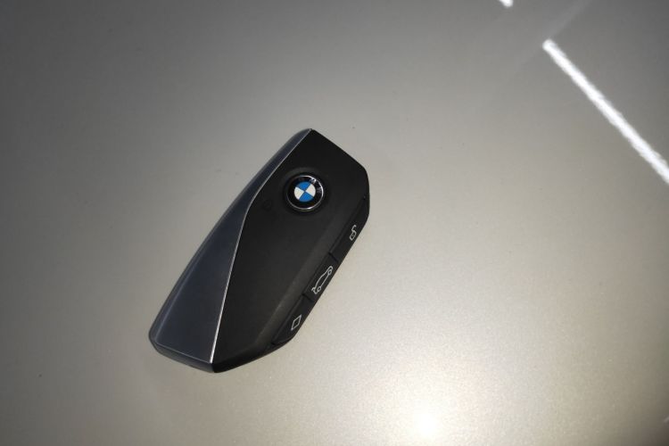 宝马iX1 2023款 eDrive25L M运动套装中控内饰7001