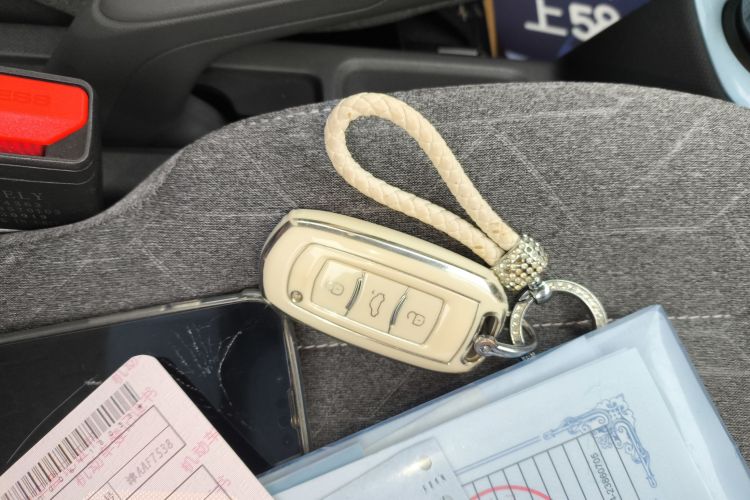 吉利银河 2023款 熊猫mini 120km 萌萌熊中控内饰11