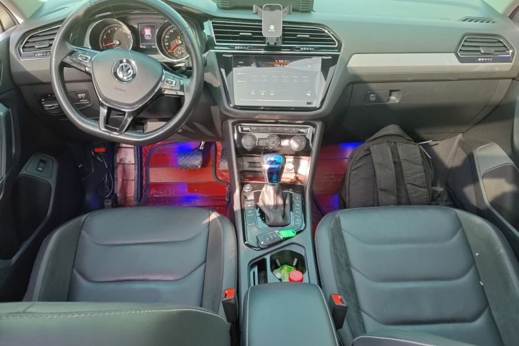 大众 途观L 2020款 330TSI 自动两驱智动豪华版 国VI中控内饰7002