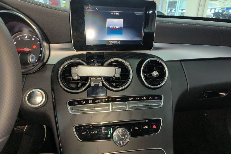 奔驰C级 2018款 C 200 L 运动版 成就特别版局部细节16