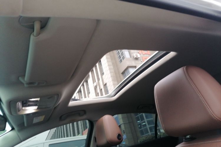 别克 君威 2019款 20T 精英型 国VI中控内饰22