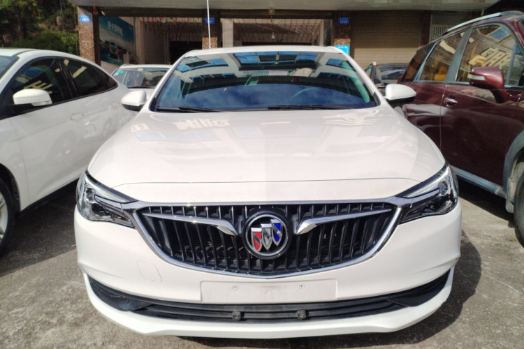 别克 英朗 2021款 改款 典范 1.5L 自动精英型车身外观2