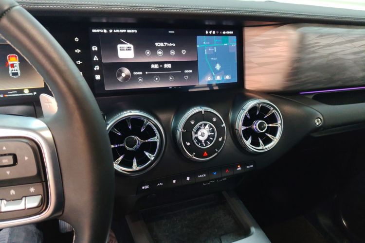 坦克300 2023款 越野版 2.0T 征服者中控内饰16