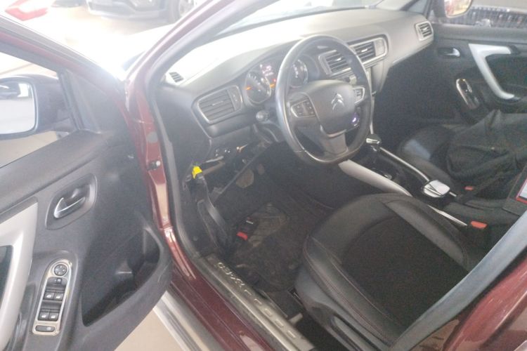 雪铁龙C3-XR 2015款 1.6L 自动先锋型中控内饰7003