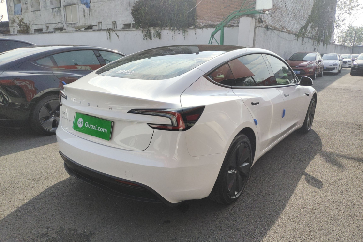 特斯拉 Model 3 2023款 长续航全轮驱动版车身外观6005